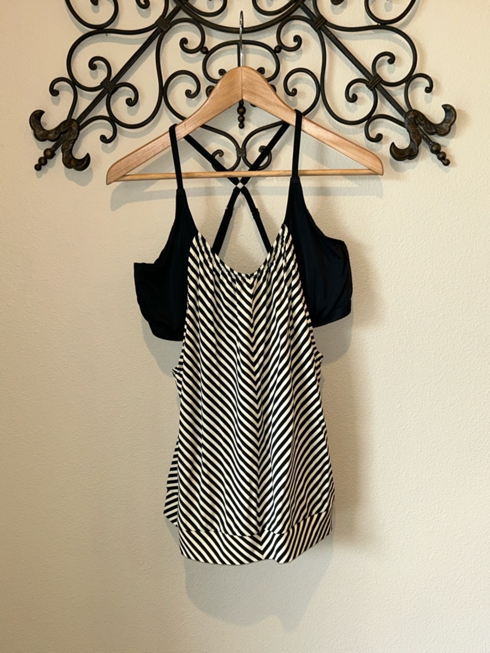 ATHLETA BATHINGSUIT TANK STRIPE 36D/DD